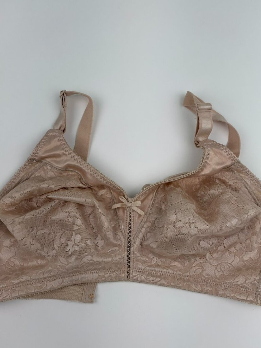 Bali Double Support Wireless Bra 3372 38D Beige Lace Spa Closure Full Figure